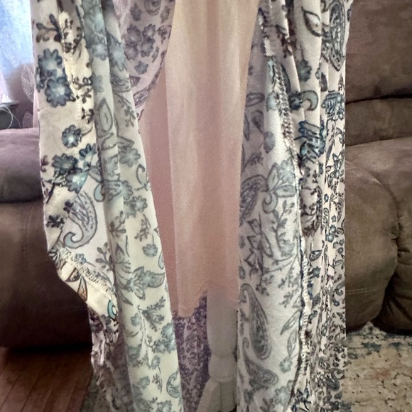 Paisley Maxi Dress - Picture 7 of 16